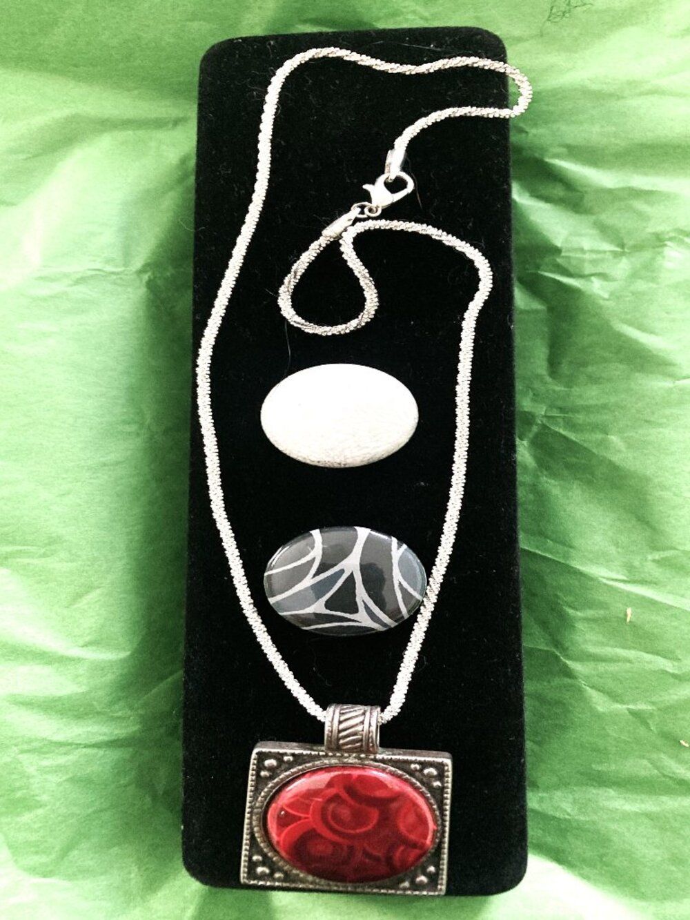 VTG Magnabilities Necklace Silver Tone Chain Square Pendant Magnet 3 Inserts